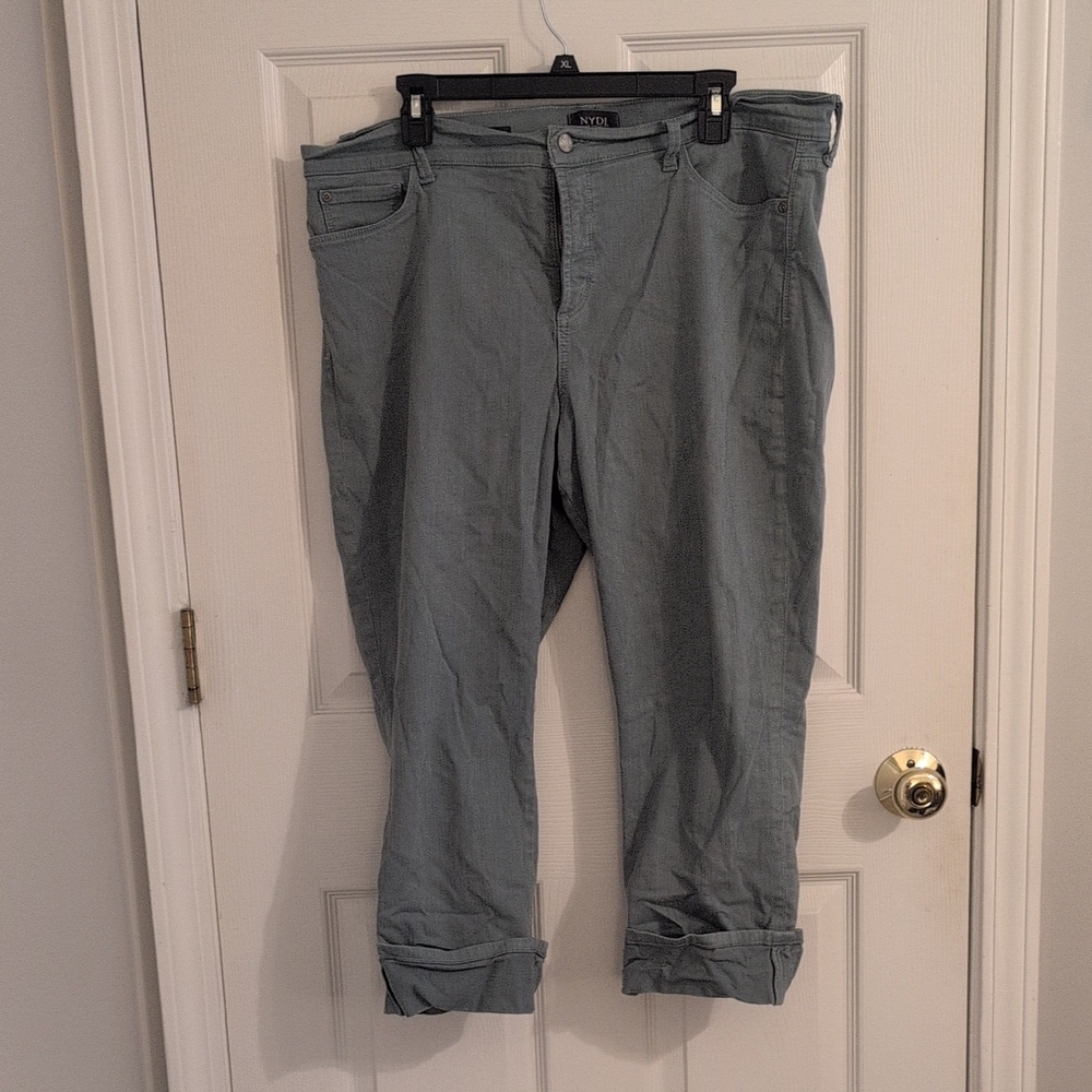 NYDJ Green Cropped Roll-Cuff Pants